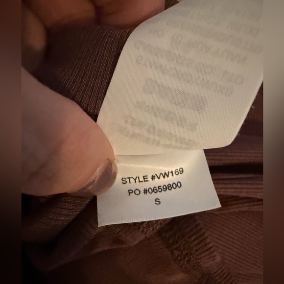 Vuori Women's Mauve Short Sleeve Tee - Picture 6 of 6